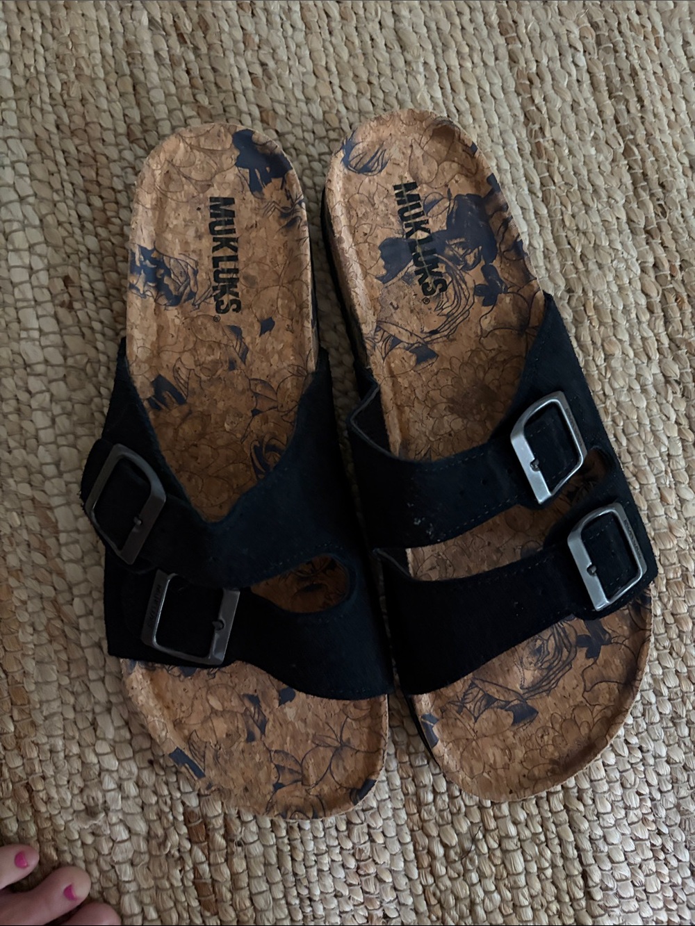 NWOT MUK LUK SANDALS